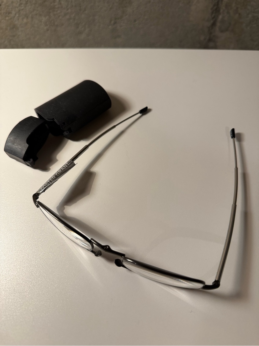 FOSTER GRANT Gideon Folding Reading Glasses in Gunmetal